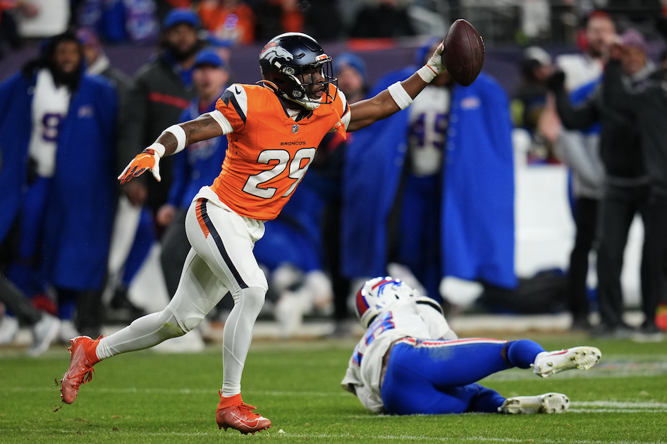 Broncos ADVANCE to AFC Championship Game!