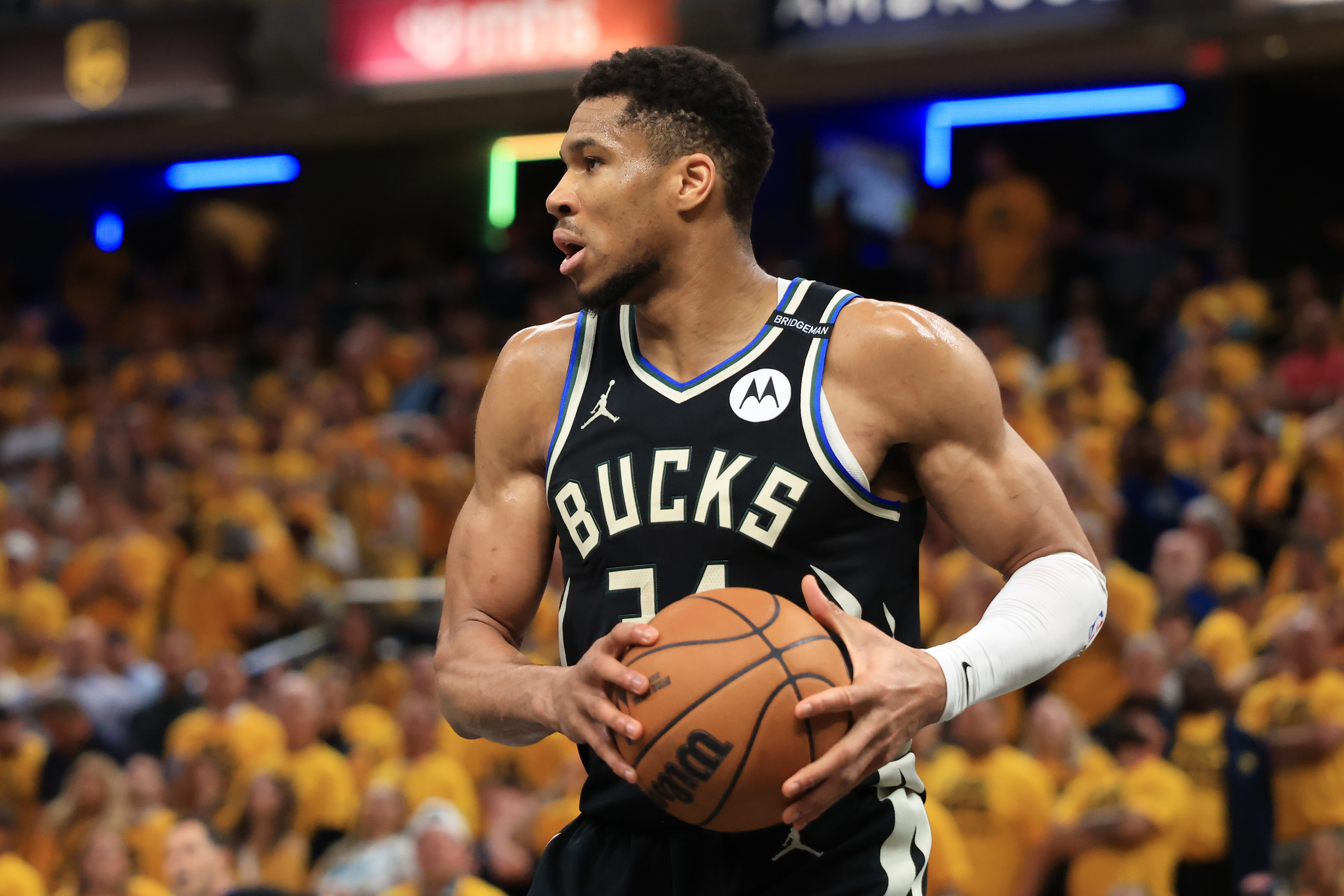 Giannis Staying with the Bucks?