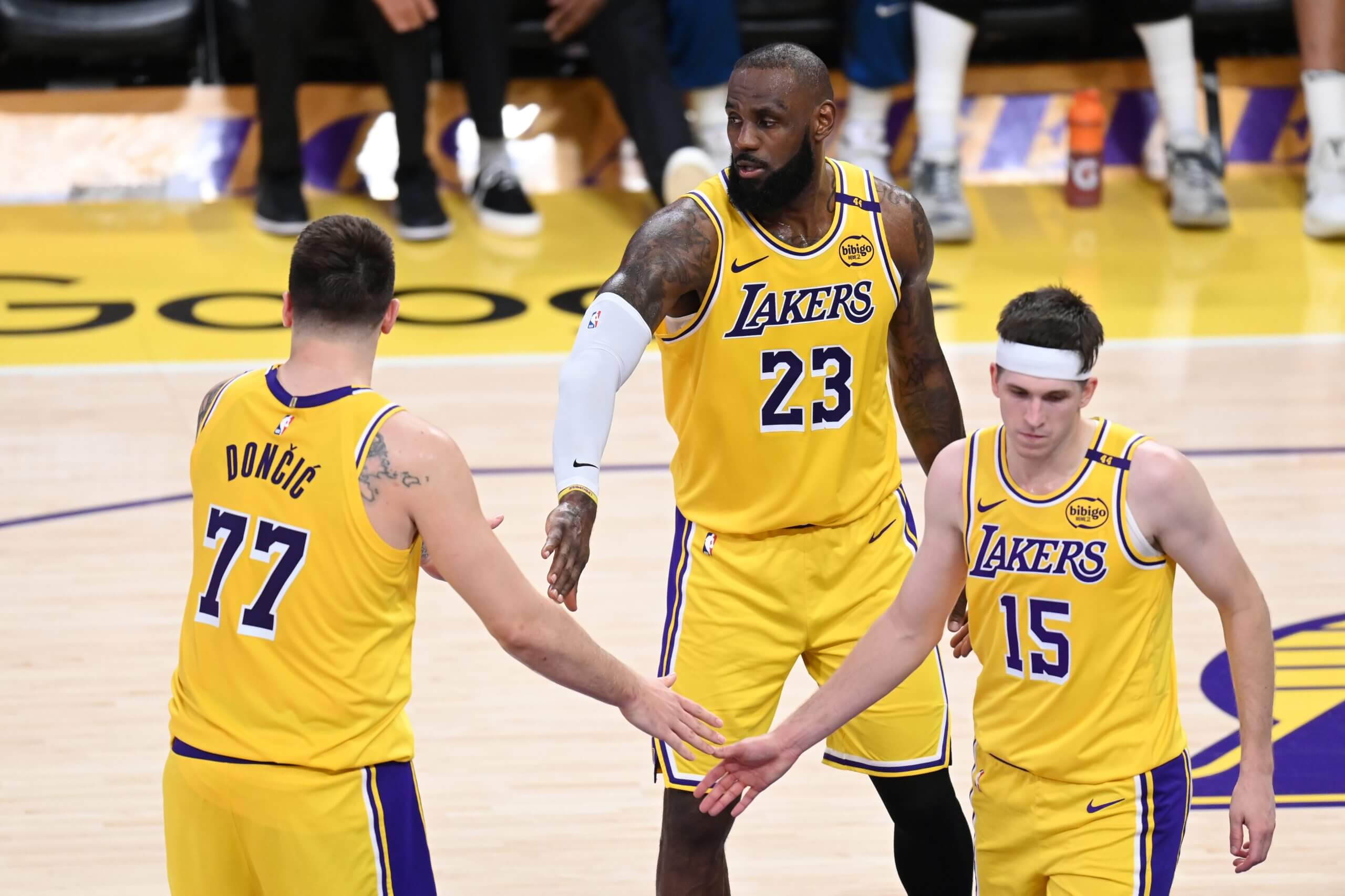 LAKERS DAILY: ANOTHER DEAL WITH MAVS, JARRETT ALLEN TO LA, AUSTIN REAVES FUTURE